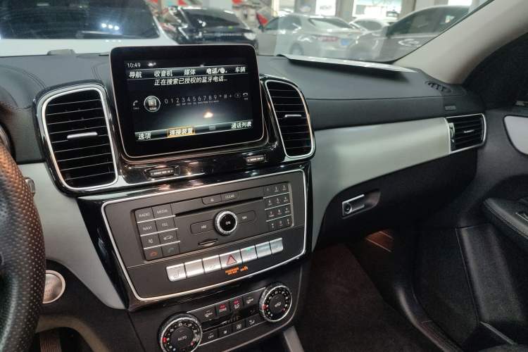 Used Mercedes-Benz GLE Coupe 2017 GLE 320 4MATIC Coupe SUV Audio And AC Panel