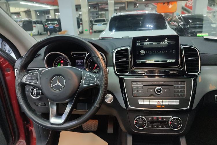 Used Mercedes-Benz GLE Coupe 2017 GLE 320 4MATIC Coupe SUV Center Console
