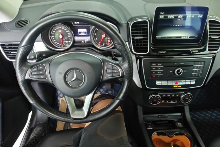 Used Mercedes-Benz GLE Coupe 2017 GLE 320 4MATIC Coupe SUV Center Console