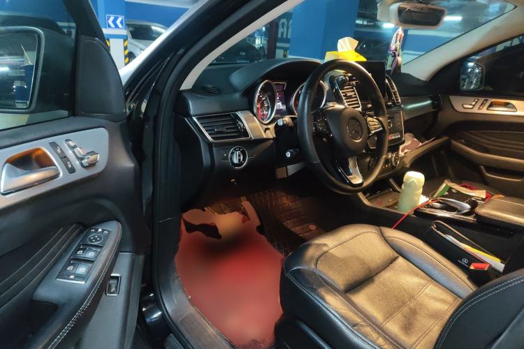 Used Mercedes-Benz GLE Coupe 2017 GLE 400 4MATIC Coupe SUV Driver Seat