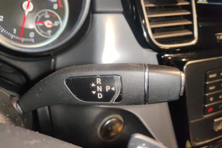 Used Mercedes-Benz GLE Coupe 2017 GLE 400 4MATIC Coupe SUV Gear Lever
