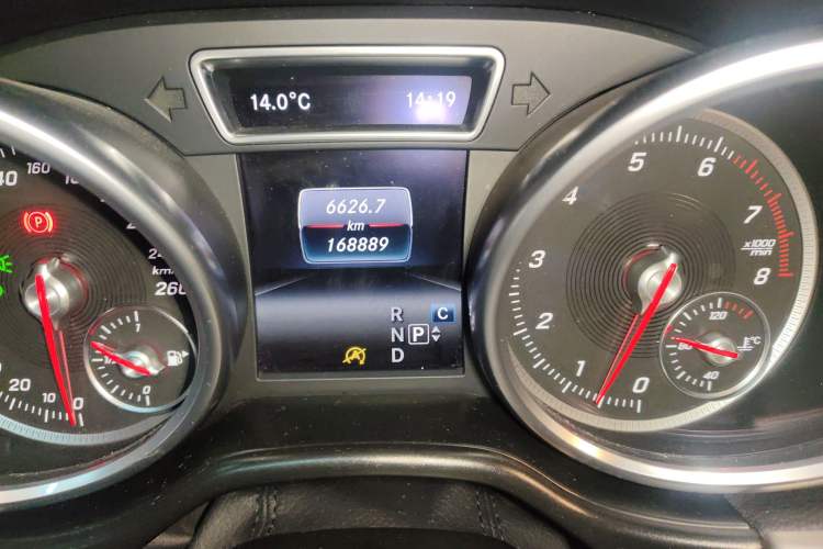 Used Mercedes-Benz GLE Coupe 2017 GLE 400 4MATIC Coupe SUV Odometer Close Up