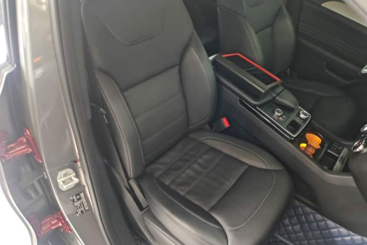 Used Mercedes-Benz GLE Coupe 2017 GLE 320 4MATIC Coupe SUV Right Front Seat