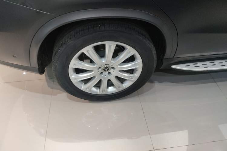 Used Mercedes-Benz GLE Coupe 2017 GLE 320 4MATIC Coupe SUV Right Rear Wheel Hub