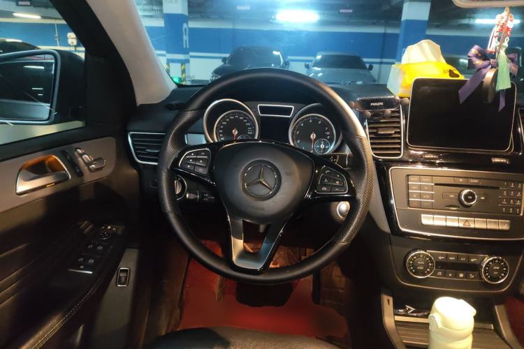 Used Mercedes-Benz GLE Coupe 2017 GLE 400 4MATIC Coupe SUV Steering Wheel