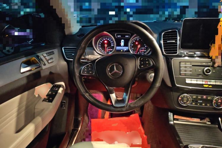 Used Mercedes-Benz GLE Coupe 2017 GLE 400 4MATIC Coupe SUV Steering Wheel