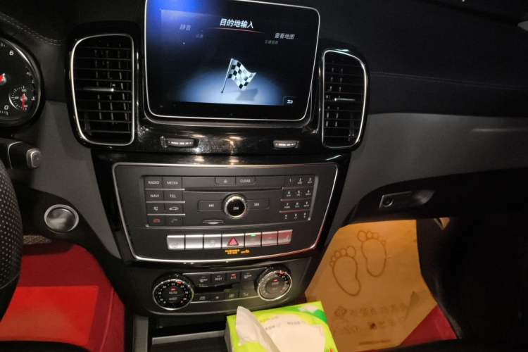 Used Mercedes-Benz GLE Coupe 2017 GLE 400 4MATIC Coupe SUV Audio And AC Panel