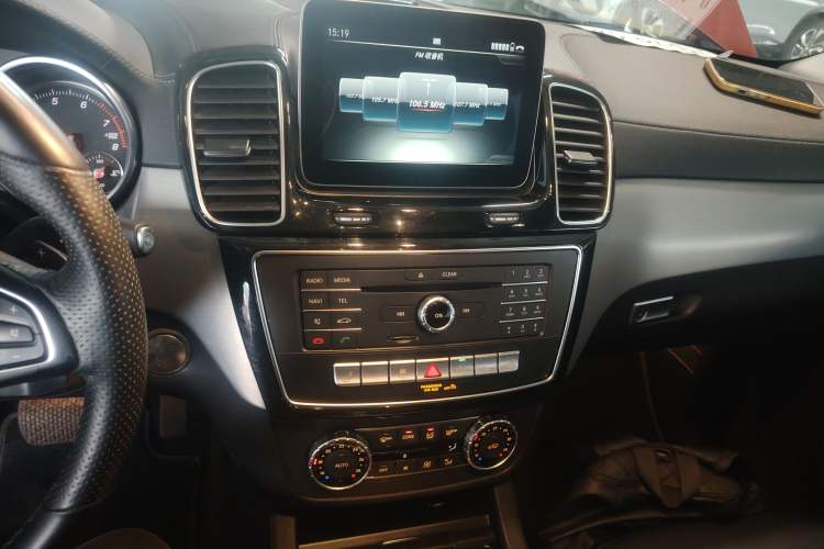 Used Mercedes-Benz GLE Coupe 2017 GLE 320 4MATIC Coupe SUV Audio And AC Panel