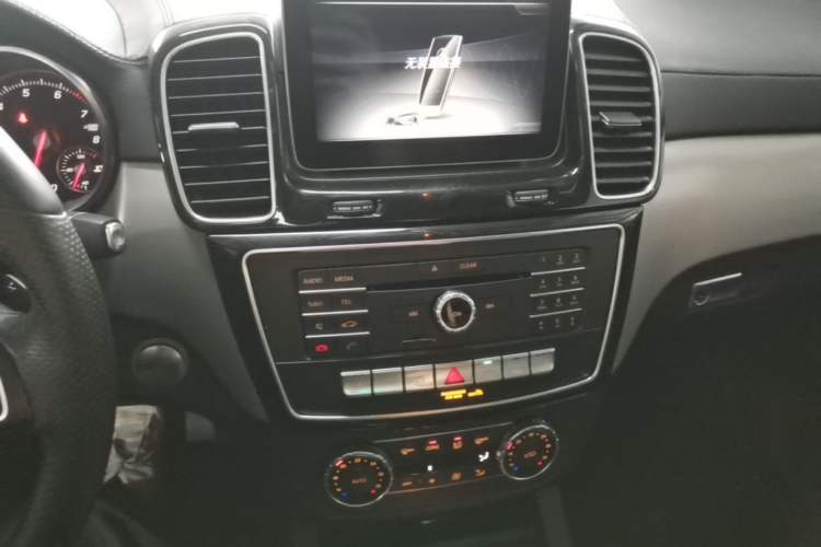 Used Mercedes-Benz GLE Coupe 2017 GLE 320 4MATIC Coupe SUV Audio And AC Panel