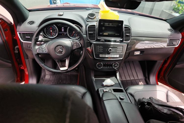 Used Mercedes-Benz GLE Coupe 2017 GLE 320 4MATIC Coupe SUV Center Console