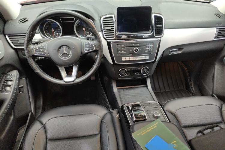 Used Mercedes-Benz GLE Coupe 2017 GLE 400 4MATIC Coupe SUV Center Console