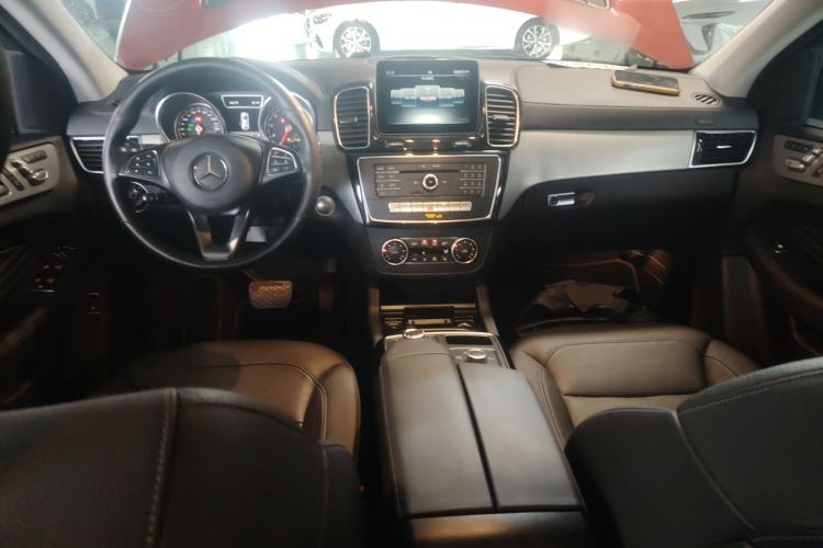 Used Mercedes-Benz GLE Coupe 2017 GLE 320 4MATIC Coupe SUV Center Console