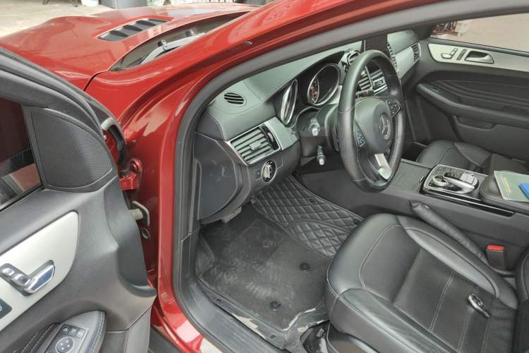 Used Mercedes-Benz GLE Coupe 2017 GLE 400 4MATIC Coupe SUV Driver Seat