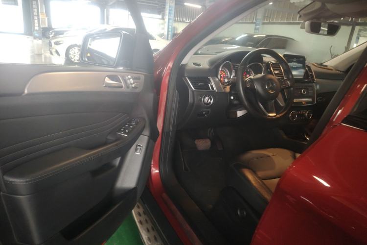 Used Mercedes-Benz GLE Coupe 2017 GLE 320 4MATIC Coupe SUV Driver Seat