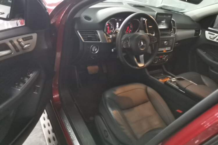 Used Mercedes-Benz GLE Coupe 2017 GLE 320 4MATIC Coupe SUV Driver Seat