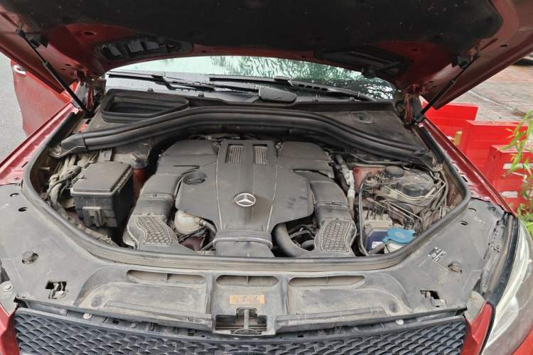 Used Mercedes-Benz GLE Coupe 2017 GLE 400 4MATIC Coupe SUV Engine Bay