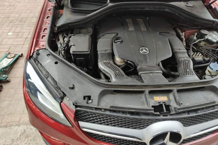 Used Mercedes-Benz GLE Coupe 2017 GLE 400 4MATIC Coupe SUV Engine Bay Right