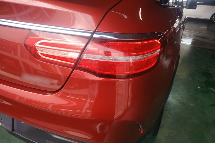 Used Mercedes-Benz GLE Coupe 2017 GLE 320 4MATIC Coupe SUV Exterior 3