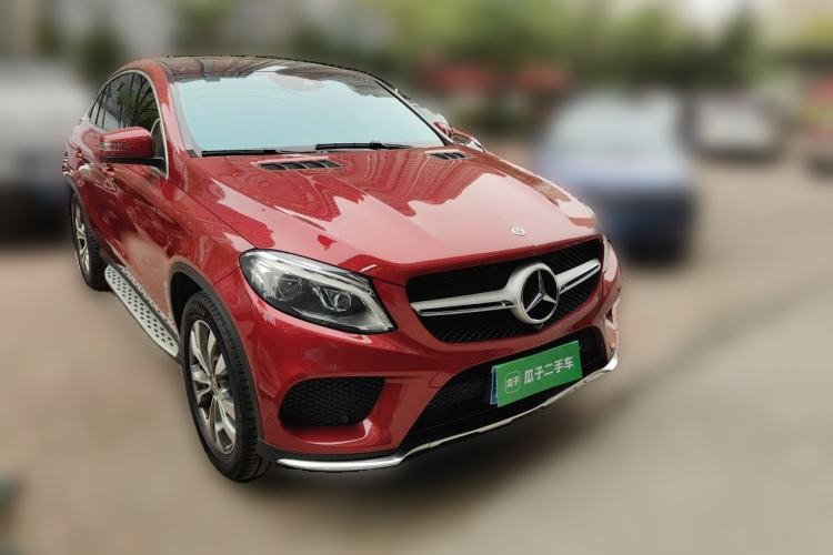 Used Mercedes-Benz GLE Coupe 2017 GLE 400 4MATIC Coupe SUV Front Right 45 Deg
