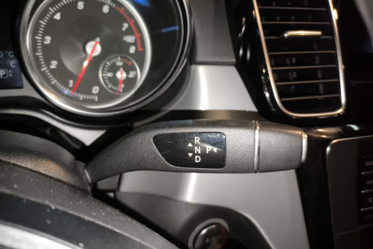 Used Mercedes-Benz GLE Coupe 2017 GLE 400 4MATIC Coupe SUV Gear Lever