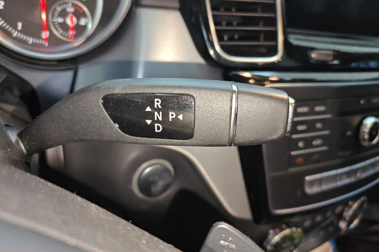Used Mercedes-Benz GLE Coupe 2017 GLE 400 4MATIC Coupe SUV Gear Lever