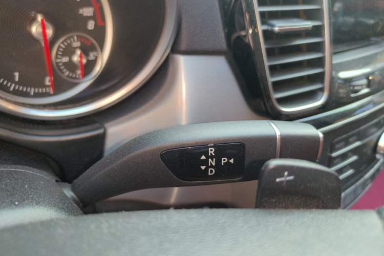 Used Mercedes-Benz GLE Coupe 2017 GLE 320 4MATIC Coupe SUV Gear Lever