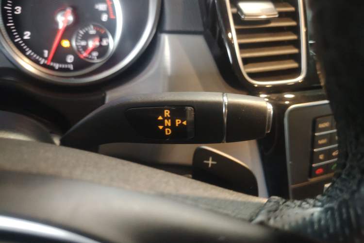Used Mercedes-Benz GLE Coupe 2017 GLE 320 4MATIC Coupe SUV Gear Lever