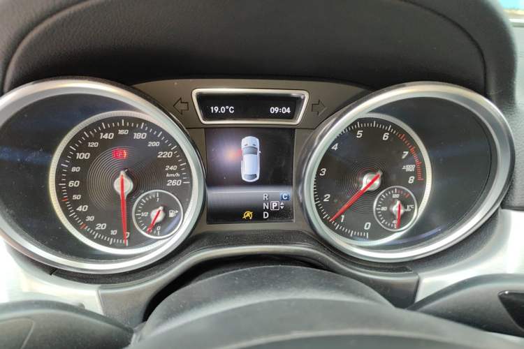 Used Mercedes-Benz GLE Coupe 2017 GLE 400 4MATIC Coupe SUV Instrument Cluster