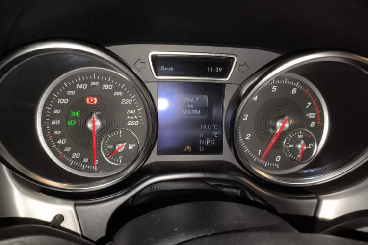 Used Mercedes-Benz GLE Coupe 2017 GLE 400 4MATIC Coupe SUV Odometer Close Up