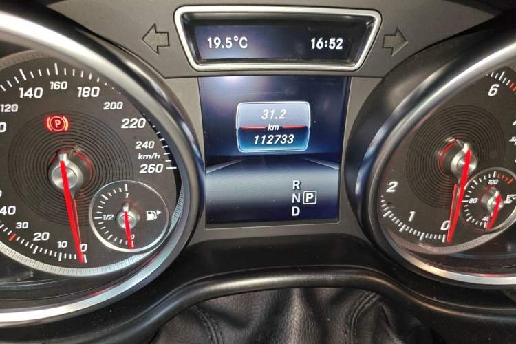 Used Mercedes-Benz GLE Coupe 2017 GLE 400 4MATIC Coupe SUV Odometer Close Up