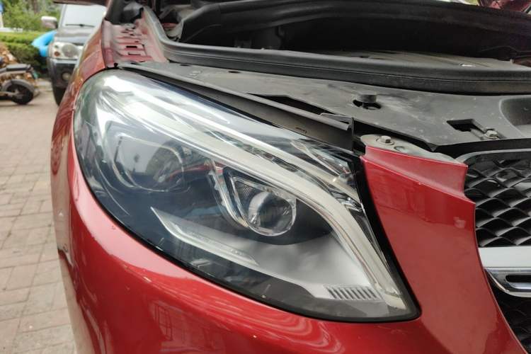 Used Mercedes-Benz GLE Coupe 2017 GLE 400 4MATIC Coupe SUV Right Front Headlight