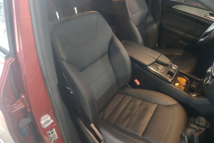 Used Mercedes-Benz GLE Coupe 2017 GLE 320 4MATIC Coupe SUV Right Front Seat