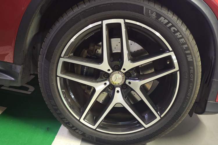 Used Mercedes-Benz GLE Coupe 2017 GLE 450 AMG 4MATIC Coupe SUV Right Front Wheel Hub