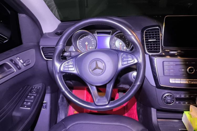 Used Mercedes-Benz GLE Coupe 2017 GLE 400 4MATIC Coupe SUV Steering Wheel