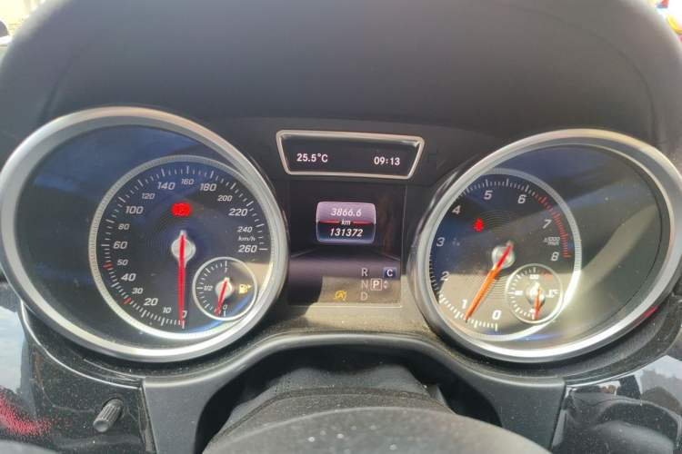Used Mercedes-Benz GLE Coupe 2017 GLE 400 4MATIC Coupe SUV Instrument Cluster