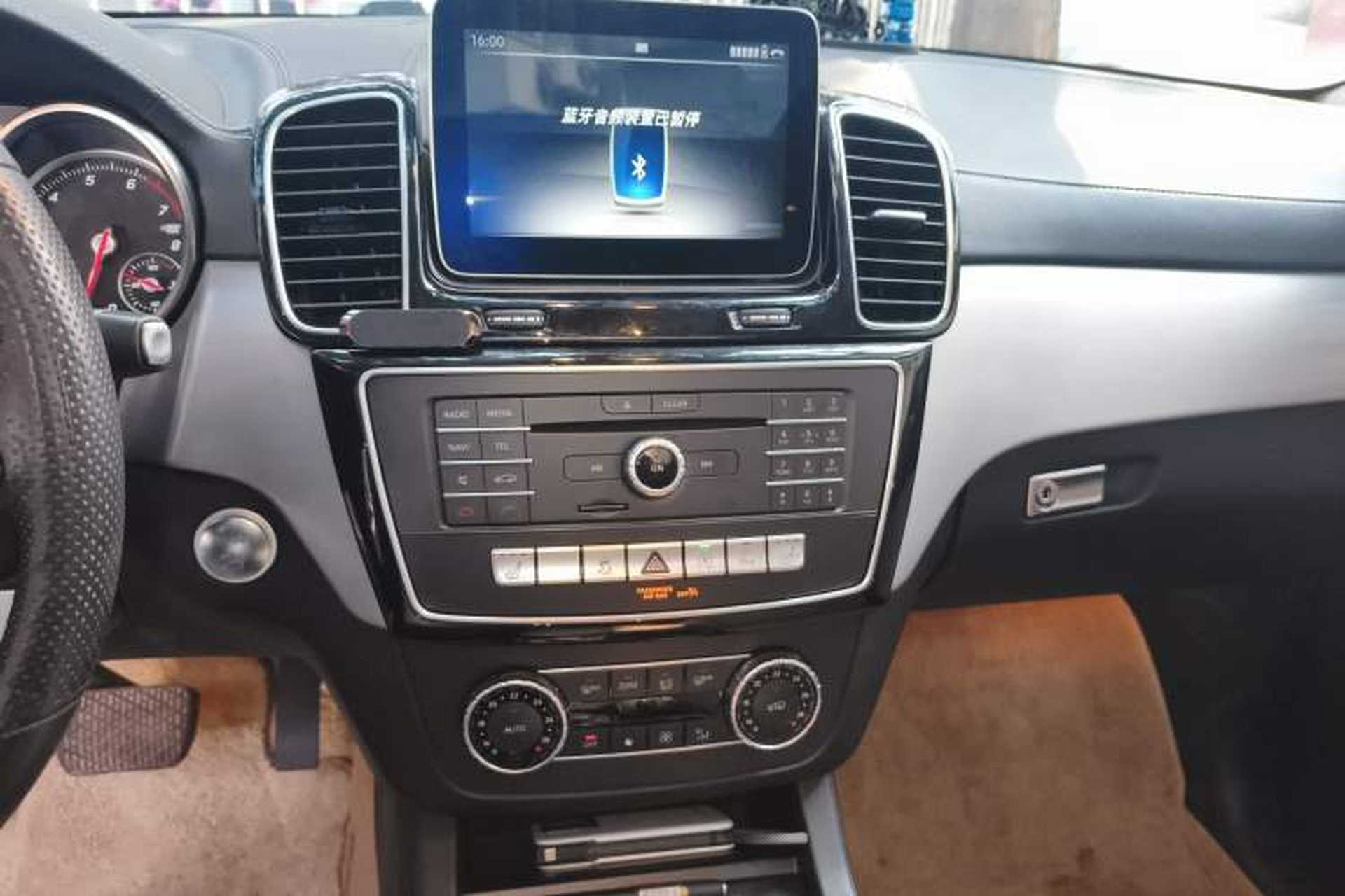 Used Mercedes-Benz GLE Coupe 2017 GLE 320 4MATIC Coupe SUV Audio And AC Panel
