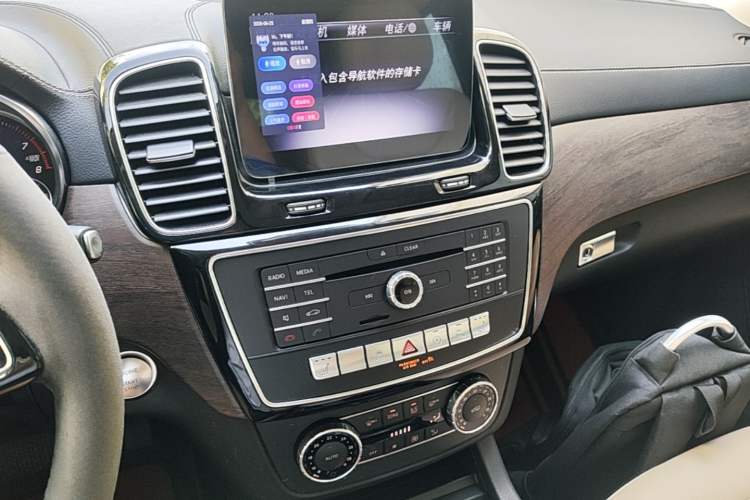 Used Mercedes-Benz GLE Coupe 2017 GLE 320 4MATIC Coupe SUV Audio And AC Panel