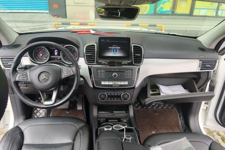 Used Mercedes-Benz GLE Coupe 2017 GLE 320 4MATIC Coupe SUV Center Console