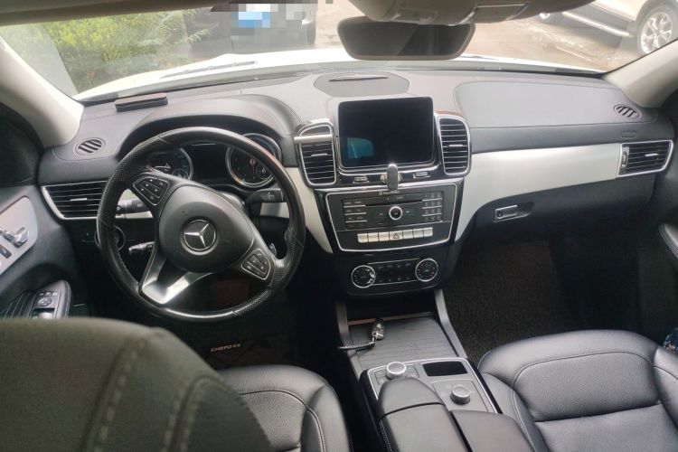 Used Mercedes-Benz GLE Coupe  Center Console