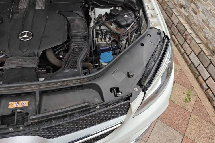 Used Mercedes-Benz GLE Coupe 2017 GLE 400 4MATIC Coupe SUV Engine Bay Left