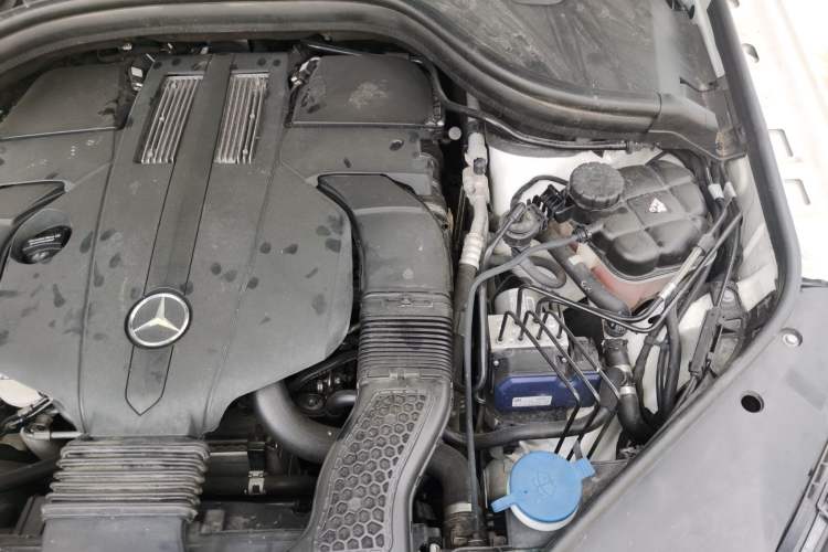 Used Mercedes-Benz GLE Coupe 2017 GLE 400 4MATIC Coupe SUV Engine Bay Left