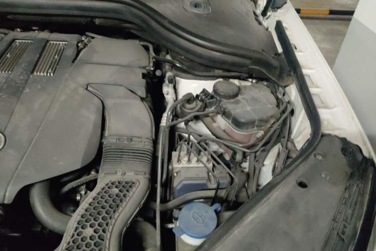 Used Mercedes-Benz GLE Coupe 2017 GLE 320 4MATIC Coupe SUV Engine Bay Left