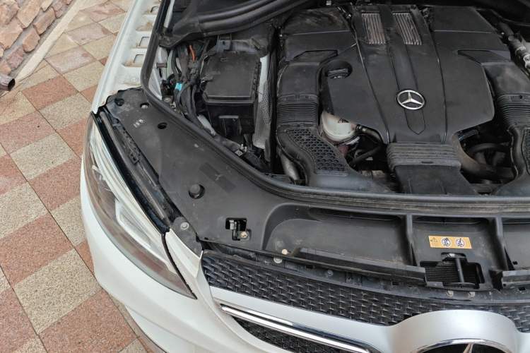 Used Mercedes-Benz GLE Coupe 2017 GLE 400 4MATIC Coupe SUV Engine Bay Right