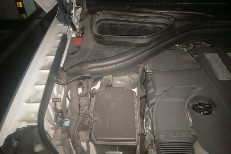 Used Mercedes-Benz GLE Coupe 2017 GLE 400 4MATIC Coupe SUV Engine Bay Right