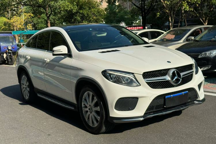 Used Mercedes-Benz GLE Coupe 2017 GLE 320 4MATIC Coupe SUV Exterior 2