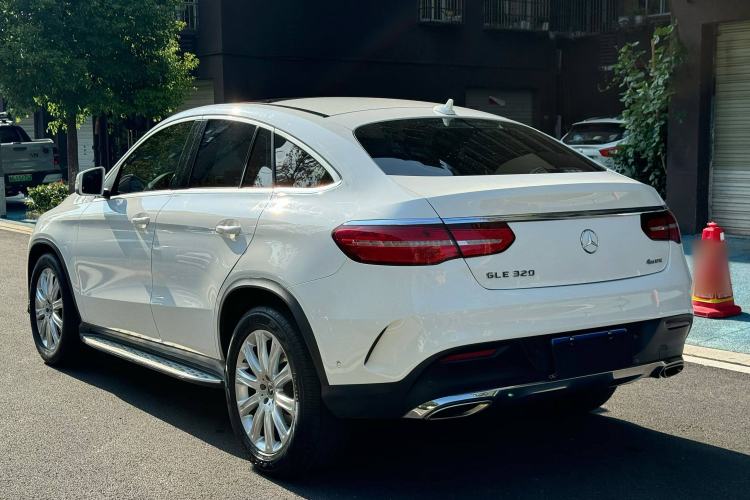 Used Mercedes-Benz GLE Coupe 2017 GLE 320 4MATIC Coupe SUV Exterior 3