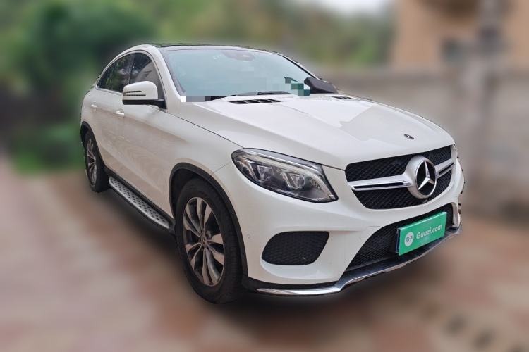 Used Mercedes-Benz GLE Coupe 2017 GLE 400 4MATIC Coupe SUV Front Right 45 Deg