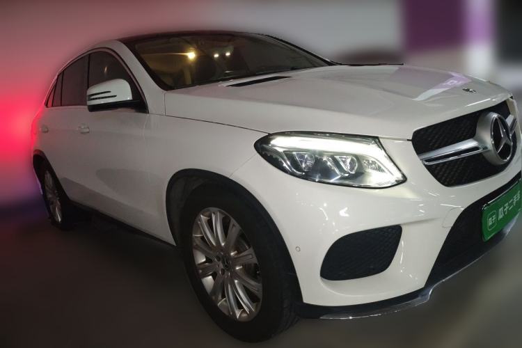Used Mercedes-Benz GLE Coupe 2017 GLE 320 4MATIC Coupe SUV Front Right 45 Deg