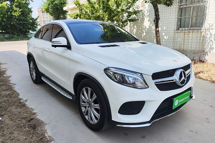 Used Mercedes-Benz GLE Coupe 2017 GLE 320 4MATIC Coupe SUV Front Right 45 Deg