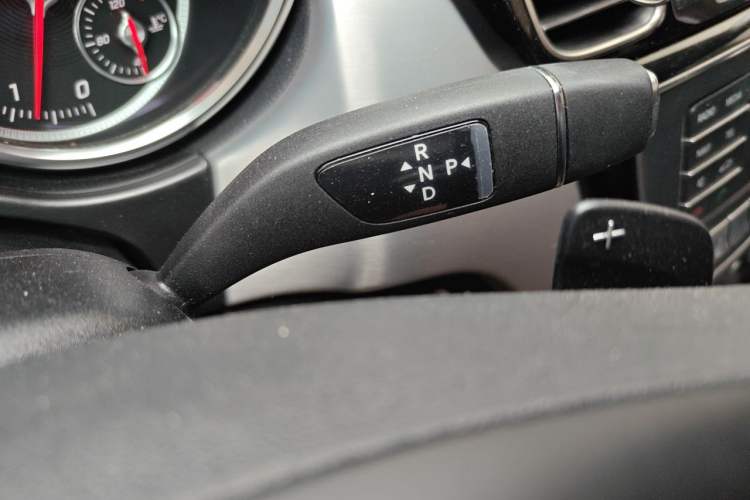 Used Mercedes-Benz GLE Coupe 2017 GLE 400 4MATIC Coupe SUV Gear Lever